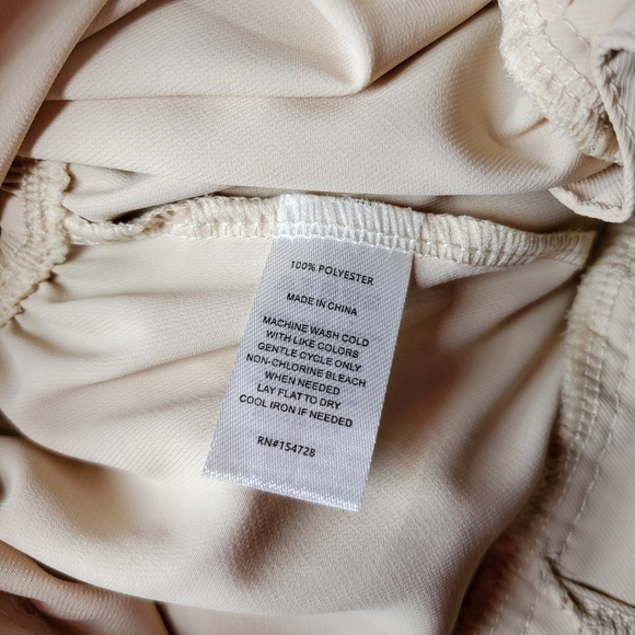 Bailey's Blossoms Oatmeal Cream Off-White Ruffle Bubble Baby Romper Size 9-12m - Picture 5 of 12